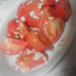 塩麹とポン酢で簡単♪トマトと大葉の☆和風サラダ